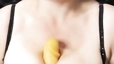 Scopata tette grandi con dildo - 13 image