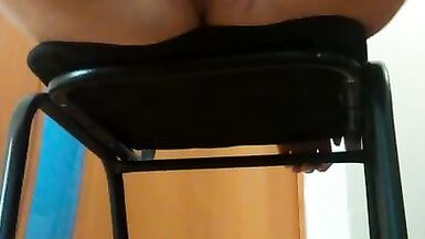 Entering pussy with hair clip - 5 image