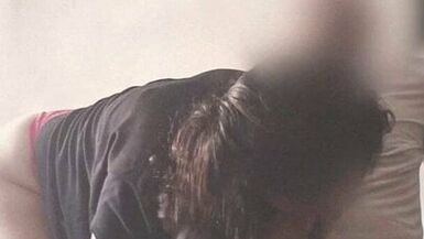 Marié suçant la bite des voisins. - 1 image