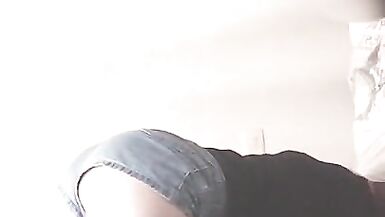 Marié suçant la bite des voisins. - 2 image