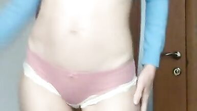 Smeared with cream before bed - 2 image