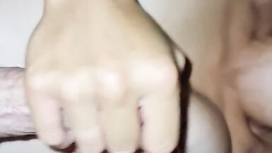 Ich war so allein. Echter Amateur Handjob für meinen Nachbarn - 6 image