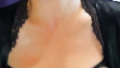 Succhiato dal fratellastro e Titjob fino a sborrare - 13 image