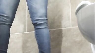 Uniqueen Peeing and Slurping it off the Bathroom Floor come see me be Disgusting Daddy - 10 image