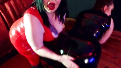 Mia Milf bustosa in lattice Domme BBW dea - 8 image