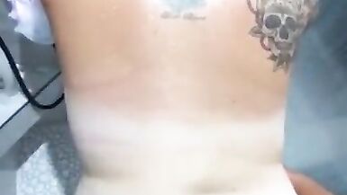Cumming on wifes face after fucking her in the shower - 2 image