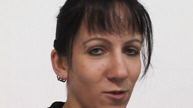 Teasing nella camera dalbergo Milf tedesca - 2 image