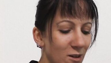 Teasing nella camera dalbergo Milf tedesca - 5 image