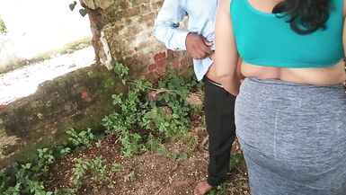 Ajnbi Ne Maa Ko Jungle Ke Khandharo Me Patakar Ghar Me Choda - 3 image