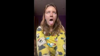 Hermosa Mujer Anime con Ahegao en la Cara - 1 image