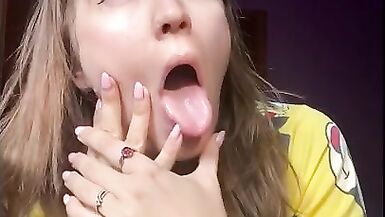 Hermosa Mujer Anime con Ahegao en la Cara - 12 image