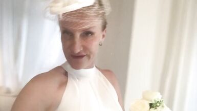RubyRokkit wird von bestem Mann an ihrem Hochzeitstag gefickt - 3 image