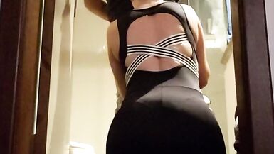 Married woman blowjobs neighbor after gym. - 5 image