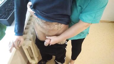 linfirmière me branle la queue et finit dans un bocal pour des tests