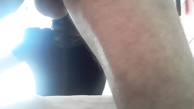 La femme est une fille méchante et elle est née pour avoir une bite dans sa bouche. - 2 image