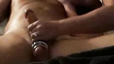 Paco gets a hand job from Nikki - 5 image