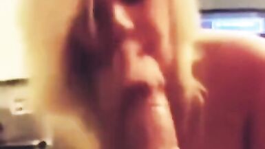 Patronun karısı ağzını sikimden uzak tutamıyor