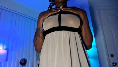 iHeartLeila Smoke Strip Tease - 1 image