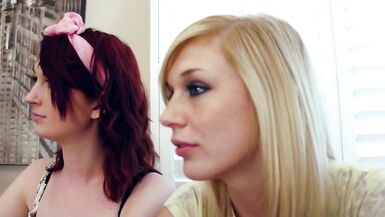 MATURE MILF and youger girls - lesbian dirty threesome