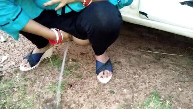 Desi Indian Aunt Outdoor Public Pissing Video Compilation - 4 image