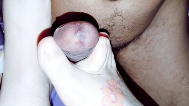 Wifey gives a Sexy Footjob - 10 image