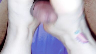 Wifey gives a Sexy Footjob - 2 image