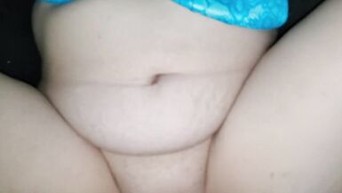 JE BAISE MA COLLÈGUE À GROS NICHONS PENDANT LE DÉJEUNER !