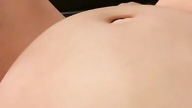 Şömine Önünde Mastürbasyon. Hamile Göbek. Erotik Video - 11 image