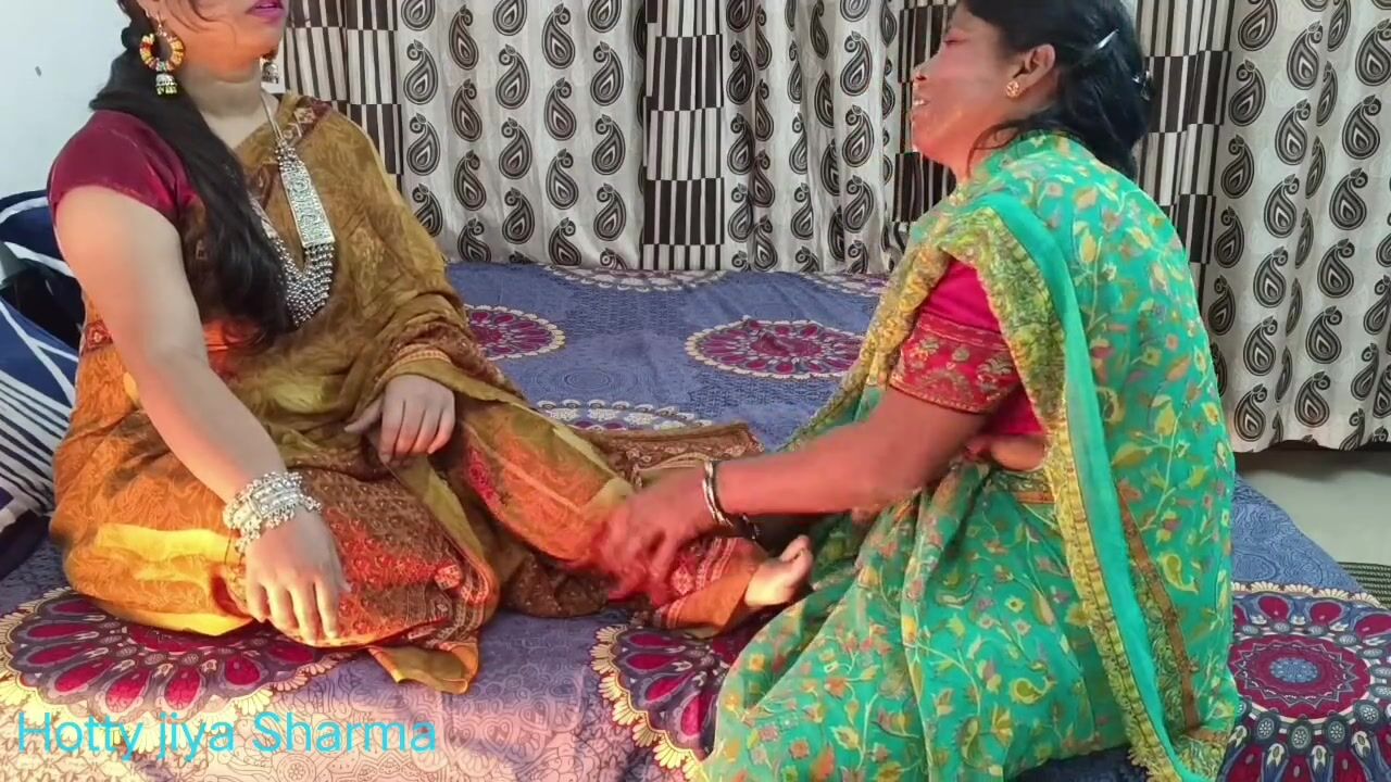 Desi Hint Porno Film Sahnesi - Nokar Malkin ve Mama Grup Seksinin Gerçek  Desi Seks Film Sahneleri çevrimiçi izle